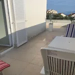 Lägenhet Lana Maris 2 - 200m From Beach, Terrace With Sea View, Wi-fi And Free Parking *