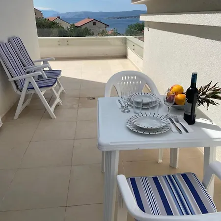 Lana Maris 2 - 200m From Beach, Terrace With Sea View, Wi-fi And Free Parking アパート ドラマリ