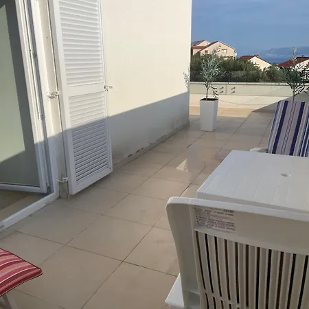 Apartamento Lana Maris 2 - 200m From Beach, Terrace With Sea View, Wi-fi And Free Parking *