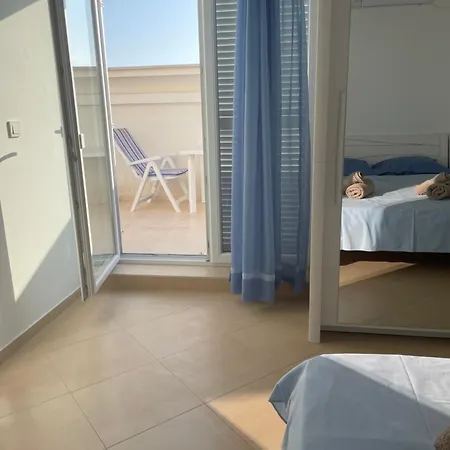 Apartamento Lana Maris 2 - 200m From Beach, Terrace With Sea View, Wi-fi And Free Parking *