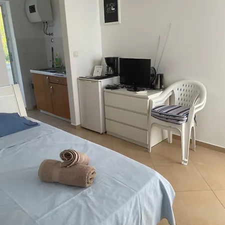 Lana Maris 2 - 200m From Beach, Terrace With Sea View, Wi-fi And Free Parking アパート *