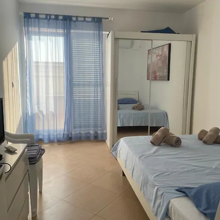 Lana Maris 2 - 200m From Beach, Terrace With Sea View, Wi-fi And Free Parking Apartamento *