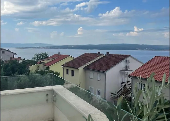 Lana Maris 2 - 200m From Beach, Terrace With Sea View, Wi-fi And Free Parking Dramalj