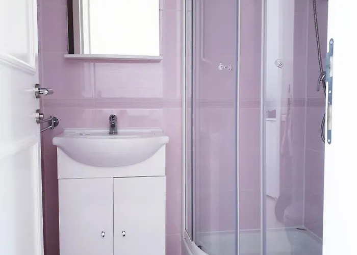 Lana Maris 2 - 200m From Beach, Terrace With Sea View, Wi-fi And Free Parking 아파트