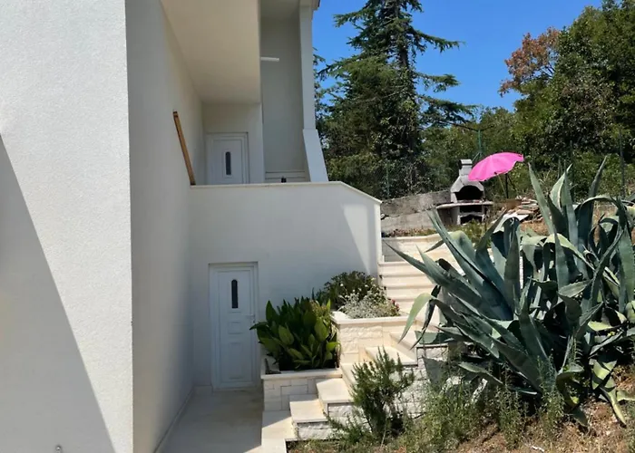 Lana Maris 2 - 200m From Beach, Terrace With Sea View, Wi-fi And Free Parking Dramalj