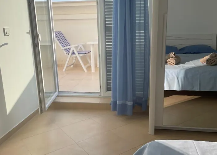 Appartement Lana Maris 2 - 200m From Beach, Terrace With Sea View, Wi-fi And Free Parking *